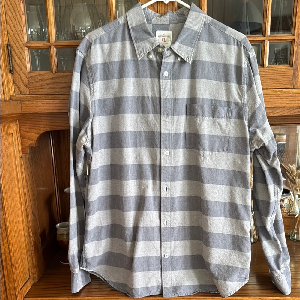 GAP Gray/slate Casual Button Down Shirt XL